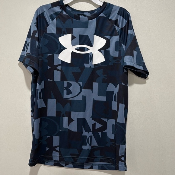 Boys Under Armour t-shirt - Picture 1 of 4